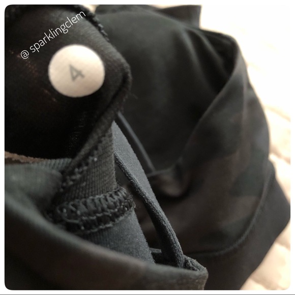 Lululemon Savasana Camo Energy Bra w Cups / Pads - Picture 3 of 4